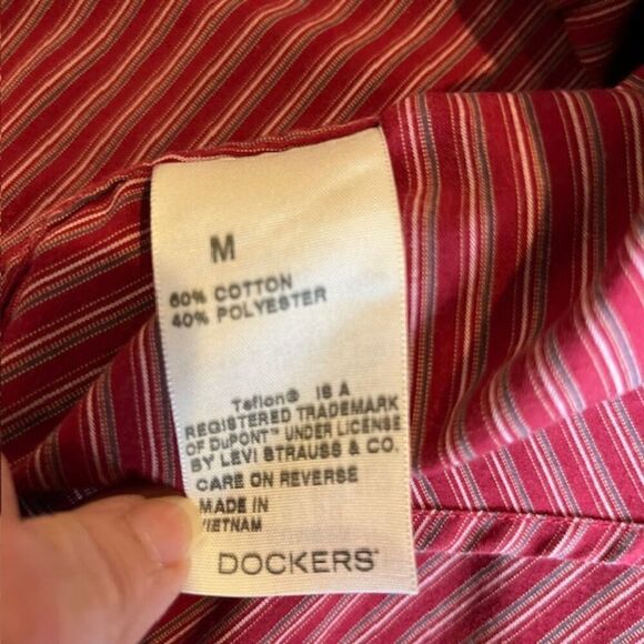 Dockers Men's Button Down Shirt Crimson Red Striped Size Medium - Picture 7 of 9